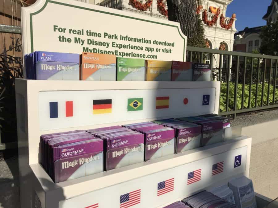 Free things at Magic Kingdom in Disney World: park maps